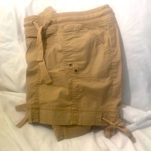 Old Navy Khaki Cargo Stretch Mini. Size XS.